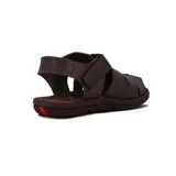 Sandalia franciscana de cuero color marrón con pulsera y ajuste de velcro.