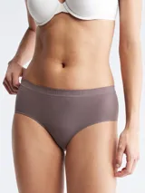 Boyshort color marrón con cintura elástica con logo Calvin Klein en relieve.