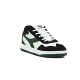 Championes urbanos Diadora modelo Wind, de caña baja, con combinación de colores blanco, negro y verde oscuro. Presentan un diseño inspirado en el skate con puntera y talón en gamuza negra, paneles laterales blancos y el logo Diadora en verde. La suela es blanca con detalle verde en la parte delantera.
