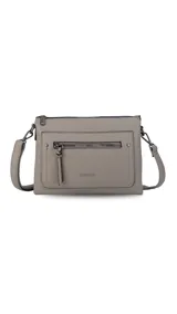 Bandolera de tamaño mediano en color gris, confeccionada en símil cuero con textura granulada. Presenta un bolsillo frontal con cierre, herrajes metálicos oscuros y correa ajustable y desmontable.