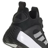 Championes de básquet Adidas Own the Game 3, color negro con detalles en blanco y suela gris. Presentan las tres tiras características de la marca en los laterales.
