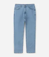 Pantalón de jean color azul claro, con corte recto, diseño clásico de cinco bolsillos, cierre frontal con botón y cremallera, y presillas para cinturón.