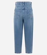 Pantalón de jean color azul con diseño carrot, cintura alta y calce holgado que se estrecha hacia los tobillos.