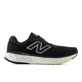 Championes de running New Balance modelo Evoz V4, color negro con detalles en verde claro y suela blanca. Cuentan con tecnología Fresh Foam X en la entresuela para mayor amortiguación.