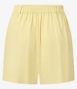Short amarillo de cintura alta con trabillas y elástico en la parte trasera de la cintura.