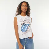 Camiseta sin mangas blanca con estampado del logo de la banda The Rolling Stones.