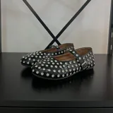 Balerinas negras con apliques de strass.