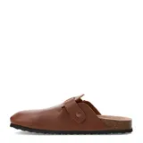 Zueco negro de mujer con suela de goma negra y plantilla de corcho. Presenta una tira ancha ajustable con hebilla metálica sobre el empeine.