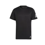 Remera de running Adidas negra de corte clásico con logo en la manga y en el ruedo.