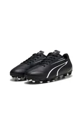 Championes de fútbol Puma Vitoria FG/AG, color negro con detalles en blanco, diseñados para césped natural firme y artificial.