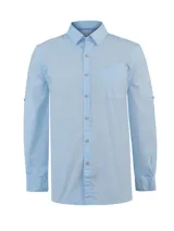 Camisa de manga larga RKF modelo Galiton, color celeste, confeccionada en algodón orgánico. Cuenta con cuello camisero, cierre frontal con botones de madera, bolsillo en el pecho con logo bordado y mangas ajustables.
