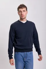 Sweater de punto azul marino con cuello en V y mangas largas.