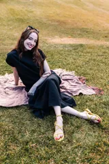 Sandalias amarillas de tiras finas, con interior en piel.