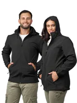 Campera negra de neopreno con capucha desmontable, cierre frontal, bolsillos laterales con cierre, puños ajustables y laterales elastizados.