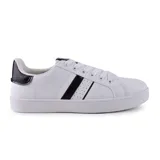 Championes blancos de cuero sintético con detalles en negro, cordones blancos y suela blanca.