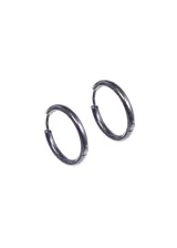 Par de aros tipo argolla de acero quirúrgico hipoalergénico color dorado.