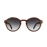 Lentes de sol con montura redonda de madera y lentes degradadas de gris a transparente.