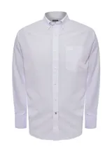 Camisa de hombre RKF, modelo Wrinkle Free PB-SPM25 Minisquare Purple. Corte regular, manga larga, cuello americano abotonado, bolsillo en el pecho con logo bordado y diseño a cuadros pequeños en tonos lila y blanco.