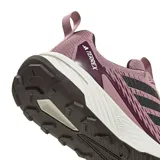 Championes de trekking Adidas Terrex Tracefinder 2 W para mujer, color rosado oscuro con detalles en negro y suela blanca.