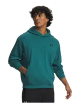 Buzo con capucha Under Armour Rival LW, color verde petróleo, confeccionado en tejido French Terry ligero. Presenta diseño de hombros caídos, bolsillos laterales abiertos, puños y bajo acanalados, y logotipo bordado en el pecho.