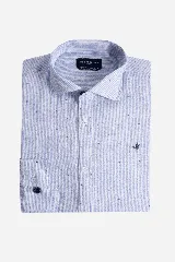 Camisa celeste a rayas verticales, de lino y algodón, corte regular, con logo bordado en el pecho.