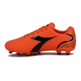 Championes de fútbol Diadora Optimus Futbol MD, color naranja con detalles en negro.
