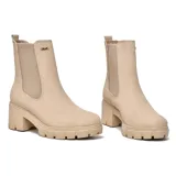 Bota Chelsea negra de cuero sintético con elásticos laterales, caña baja y suela track con taco ancho.