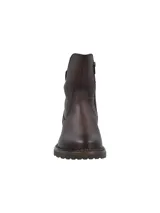 Botín de cuero color bordó con textura granulada, diseño de caña media, punta redonda y detalle de hebilla lateral. Cuenta con cierre lateral para un ajuste cómodo y suela resistente.