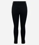 Pantalón skinny de tiro alto confeccionado en sarga de algodón con elastano. Presenta un diseño ajustado con bolsillos funcionales y detalle de botones decorativos en el ruedo.