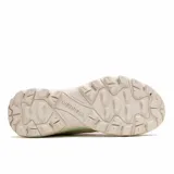 Zapatillas de trekking Merrell modelo Tempo Exp para mujer, en tonos beige, lila y verde menta. Presentan parte superior de malla transpirable, suela robusta con tacos para mayor tracción y entresuela amortiguada.