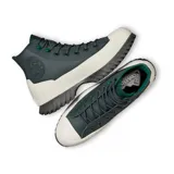 Championes Converse Chuck Taylor All Star Lugged 2.0, color verde oscuro con detalles en verde claro y suela de goma color crema y negro.