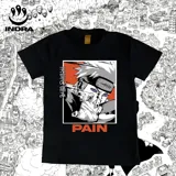 Remera negra de algodón con estampado de Pain, personaje del anime Naruto Shippuden, enmarcado en un rectángulo blanco con texto en japonés y la palabra "PAIN" en mayúsculas.