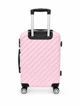 Valija rígida de 20 pulgadas color rosado, con diseño texturizado de líneas diagonales, cuatro ruedas dobles y detalles en negro.