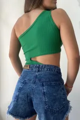 Body negro de morley con un hombro descubierto y abertura en la cintura.