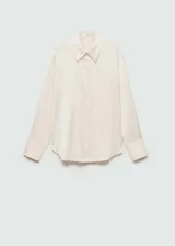 Camisa de corte recto y tejido satinado con acabado fluido. Presenta cuello clásico, cierre frontal de botones y mangas largas con puños abotonados.