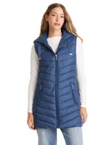 Chaleco puffer largo de color verde oliva, con diseño capitoneado, cierre frontal, bolsillos laterales y capucha fija.