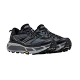 Championes de trail running Hoka modelo Mafate Speed 2, color negro y gris con suela Vibram de alto agarre. Diseño técnico con amortiguación de alto perfil y refuerzos laterales.