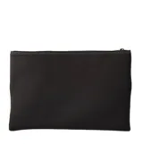 Cartuchera Rip Curl de gran capacidad, modelo XL Pencil Case Variety. Presenta un diseño combinado con la parte superior en color negro y la parte inferior con estampado tropical colorido. Cuenta con doble compartimento con cierre y el logo de la marca impreso en el frente.
