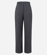 Pantalón marrón de poliéster y elastano, corte recto, cintura elástica con cordón y textura.