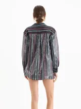 Camisa de poplin de algodón con estampado de rayas multicolor y bordado de lentejuelas transparente, de manga larga y largo hasta la cadera.