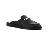 Zueco Comfortflex negro con capellada cerrada, detalle de vincha dorada y suela baja.