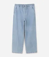 Pantalón de jean azul claro con calce baggy relaxed, cintura elástica con cordón de ajuste y bolsillos laterales.
