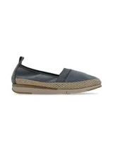 Slip on de cuero color azul, con detalles de cordón rústico trenzado ornamental alrededor de la base y suela flexible deportiva.