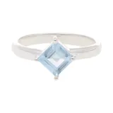 Anillo de plata 925 con aguamarina de talla cuadrada.