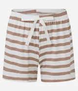 Conjunto de pijama de dos piezas confeccionado en viscolycra con estampado de rayas horizontales en beige y blanco. Incluye una remera de manga corta con cuello en V y bordado 'aconchego' en el pecho, y un short con cintura elástica y lazo ajustable.