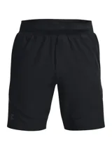 Short deportivo Under Armour modelo Unstoppable, color negro, confeccionado en tejido elástico y repelente al agua. Cuenta con cintura elástica con cordón ajustable, bolsillos laterales abiertos y un bolsillo con cremallera en el lateral derecho.