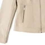 Campera de cuero sintético color hueso, con cuello redondo, cierre frontal y bolsillos laterales con cierre.