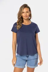 Remera de manga corta y cuello redondo, color verde menta jaspeado.