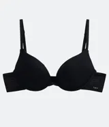 Soutien básico color piel, modelo super push up, con relleno que aproxima y aumenta los senos hasta dos tallas. Breteles regulables y confeccionado en microfibra.