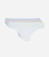 Pack de tres bombachas tipo bikini de hilo, sin costuras, con laterales largos. Incluye una bombacha blanca, una rosada y una celeste.